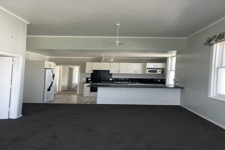 Photo of property in 16 Austin Street, Mount Victoria, Wellington, 6011