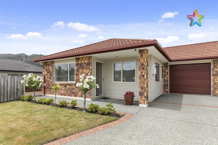 Photo of property in 38 Woodland Mews, Wainuiomata, Lower Hutt, 5014