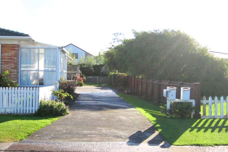 Photo of property in 1/6 Melanie Place, Orewa, 0931