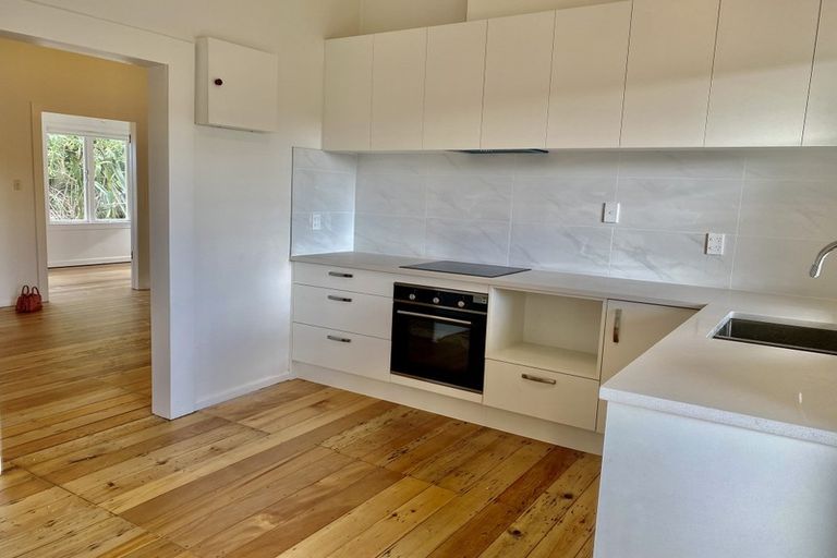 Photo of property in 48 The Avenue, Albany, Auckland, 0632