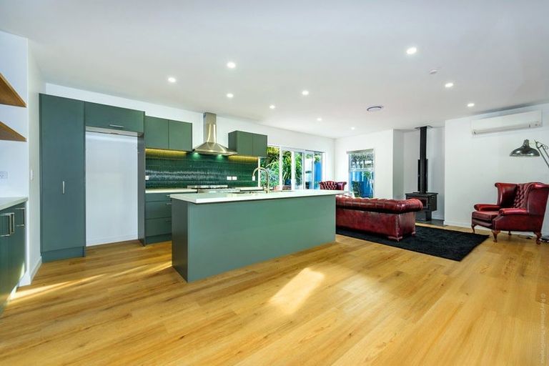 Photo of property in 53 Port Hills Road, Heathcote Valley, Christchurch, 8022