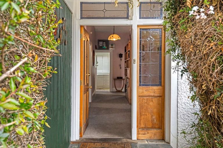 Photo of property in 15 Cleveland Street, Edgeware, Christchurch, 8013