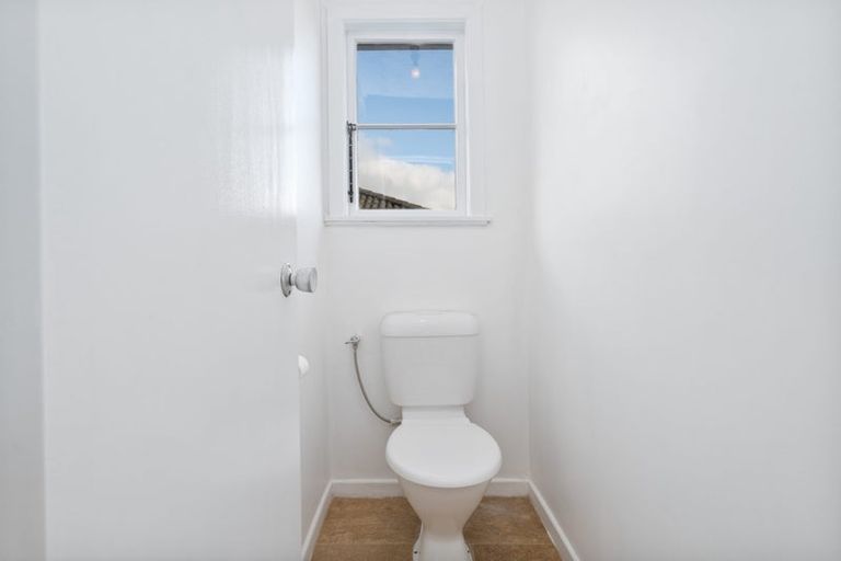 Photo of property in 2/22 Ranui Station Road, Ranui, Auckland, 0612