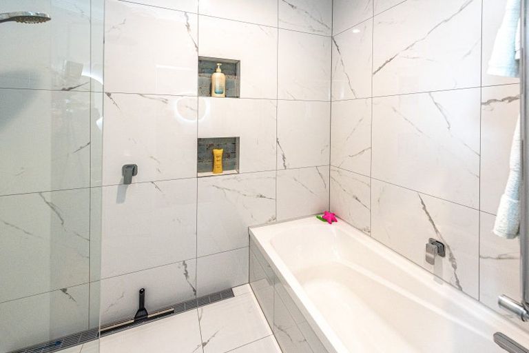 Photo of property in 16 Oakland Avenue, Saint Johns Hill, Whanganui, 4500