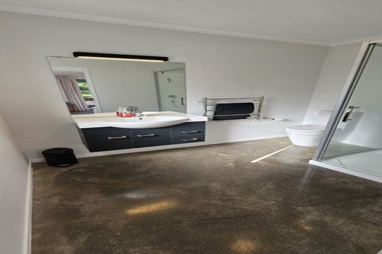 Photo of property in 13 Birdie Lane, Waiwhakaiho, New Plymouth, 4312