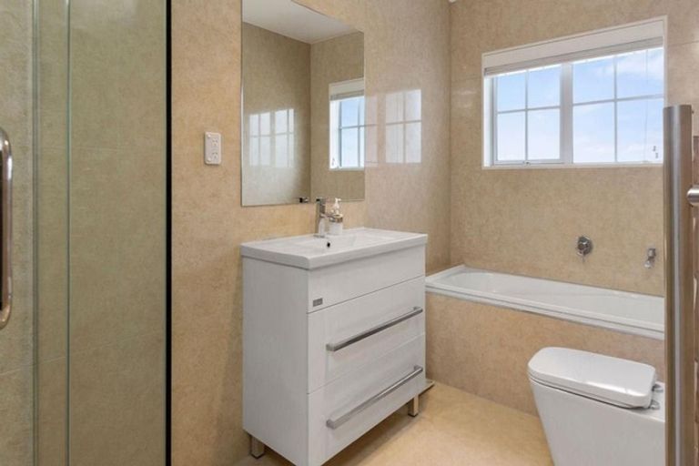 Photo of property in 19 Ballindrait Drive, Flat Bush, Auckland, 2019