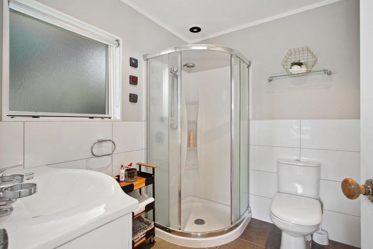 Photo of property in 27 Stella Drive, Clarks Beach, 2122