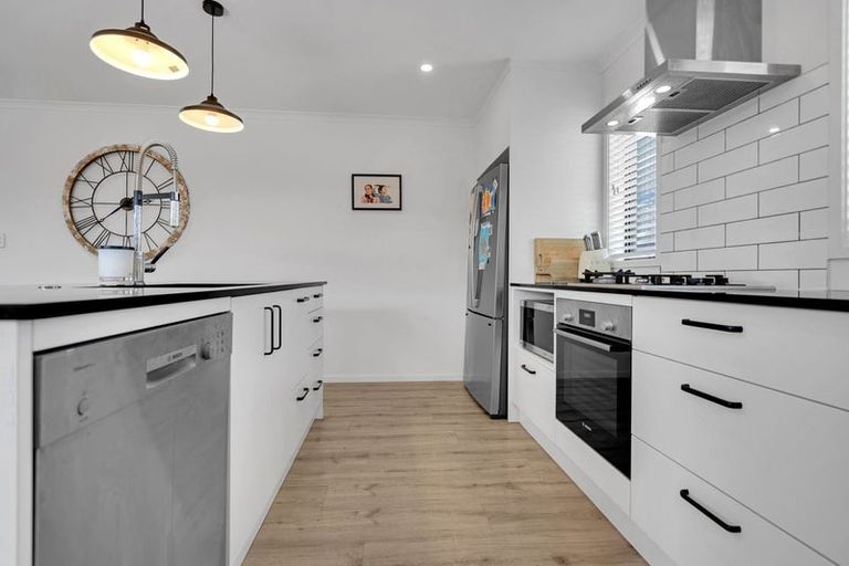 Photo of property in 28 Mclean Street, Pokeno, 2402