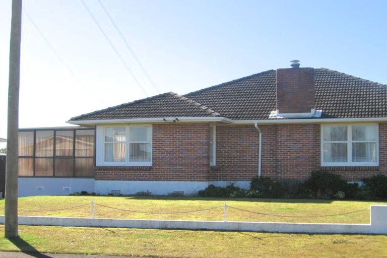 Photo of property in 11 Renwick Street, Papakura, 2110