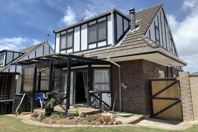 Photo of property in 1/24 Curacao Place, Half Moon Bay, Auckland, 2012