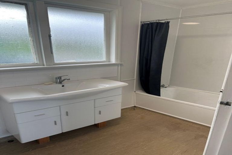 Photo of property in 160-162 Warspite Avenue, Waitangirua, Porirua, 5024