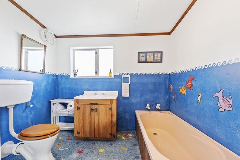 Photo of property in 16 Terou Street, Manaia, 4612