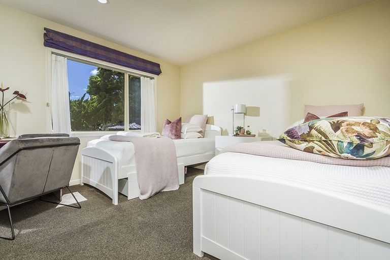 Photo of property in 25 Ocean View Road, Milford, Auckland, 0620