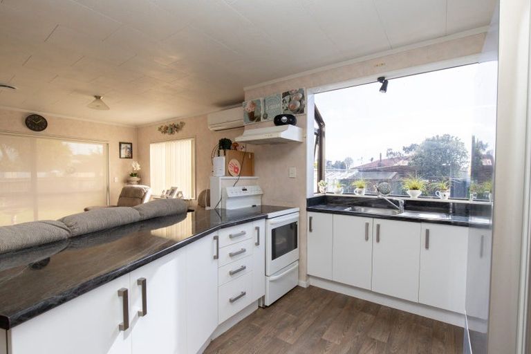 Photo of property in 5 Parfitt Place, Ngatea, 3503