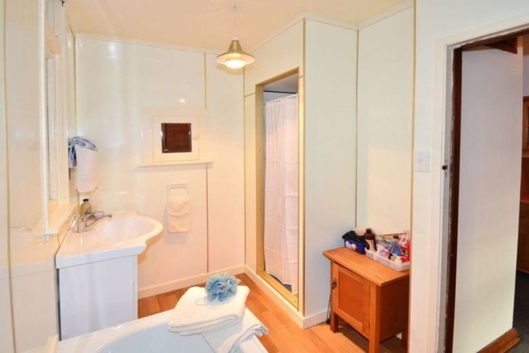 Photo of property in 26 Seaview Terrace, Kew, Dunedin, 9012