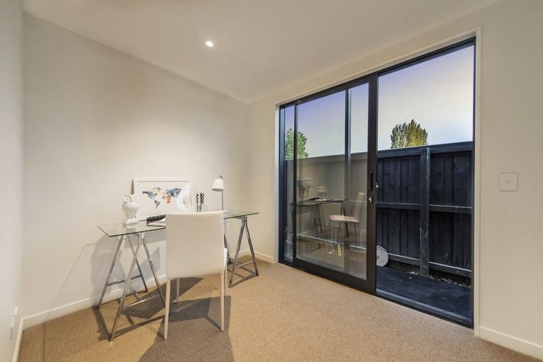 Photo of property in 31 Irvines Track, Halswell, Christchurch, 8025