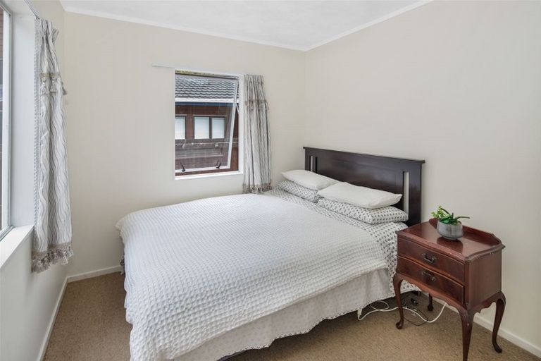 Photo of property in 2/61 Woodhouse Avenue, Karori, Wellington, 6012