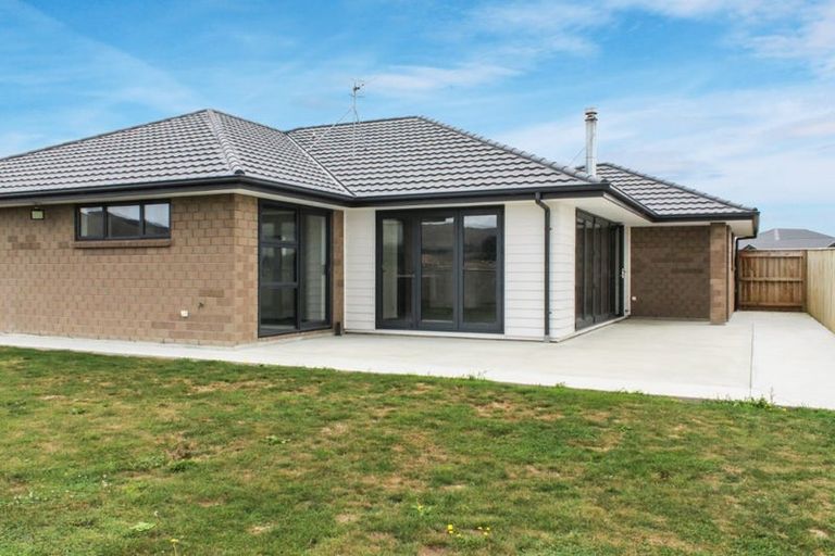 Photo of property in 32 Silicon Way, Fitzherbert, Palmerston North, 4410