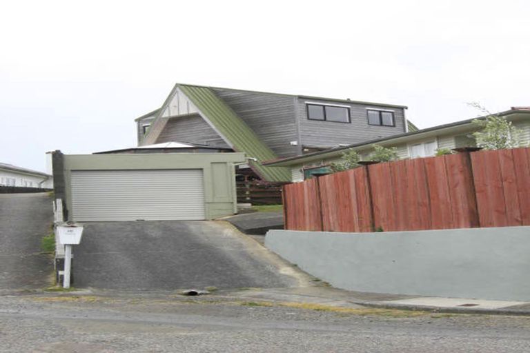 Photo of property in 8 Manitoba Place, Kingston, Wellington, 6021