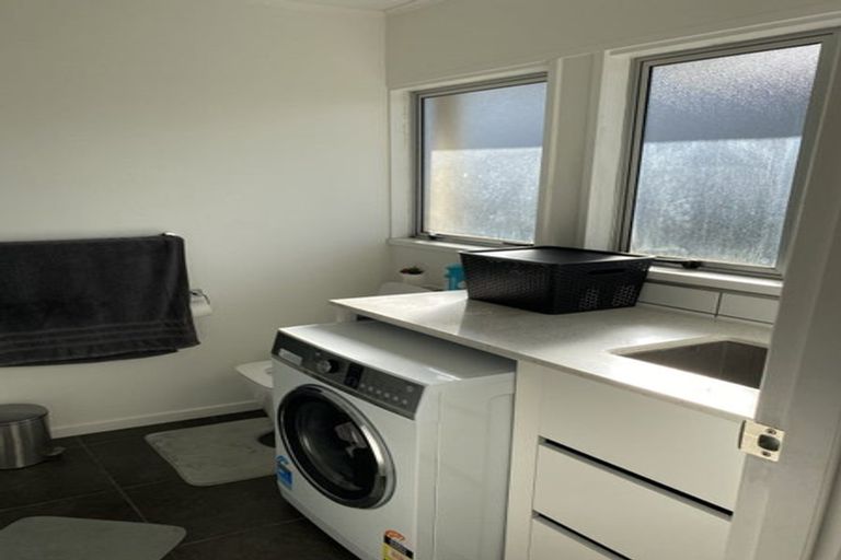 Photo of property in 2/12 Oakley Avenue, Claudelands, Hamilton, 3214