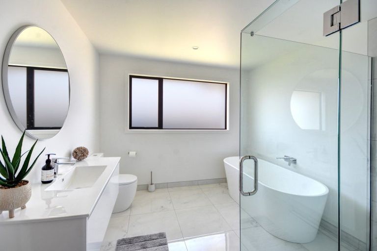 Photo of property in 18 Caledonia Drive, Mosgiel, 9024