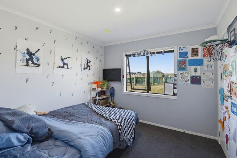 Photo of property in 21 Mowhia Grove, Waitarere, Levin, 5510