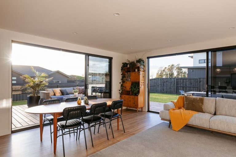 Photo of property in 8 Kuakua Close, Papamoa Beach, Papamoa, 3118