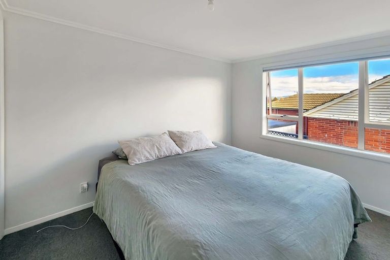 Photo of property in 184 Whites Line East, Waiwhetu, Lower Hutt, 5010