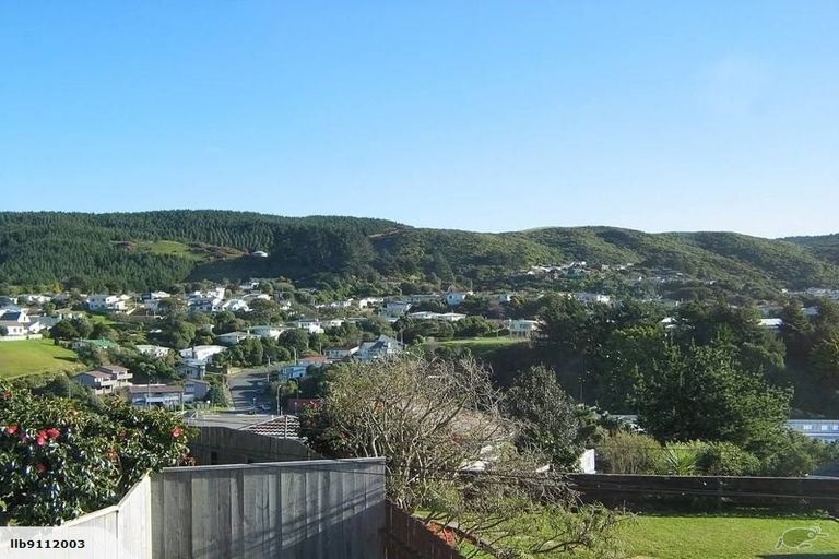 Photo of property in 5a Ryan Grove, Tawa, Wellington, 5028