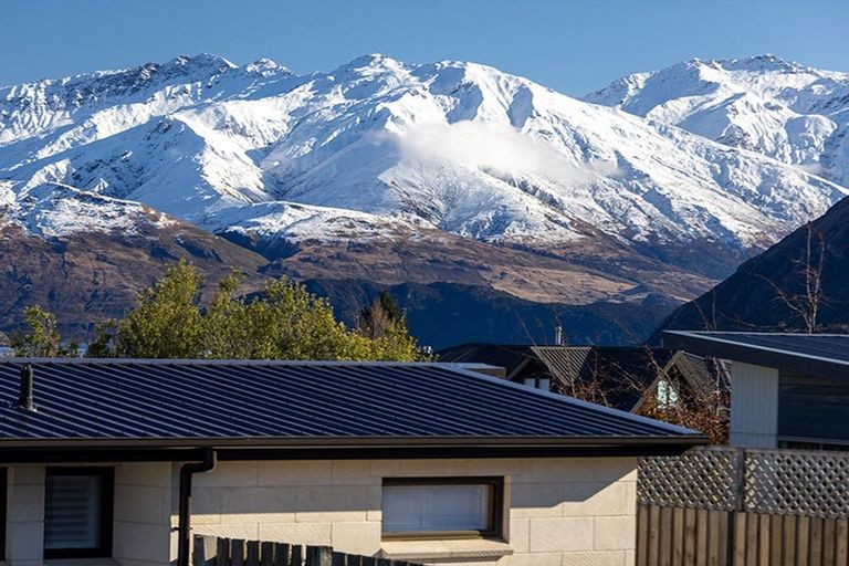 Photo of property in 16 Clearview Street, Wanaka, 9305