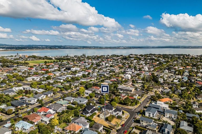 Photo of property in 80 Walmer Road, Point Chevalier, Auckland, 1022