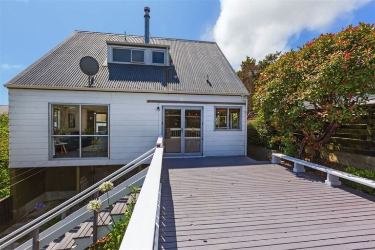 Photo of property in 10 Venus Place, Whitby, Porirua, 5024