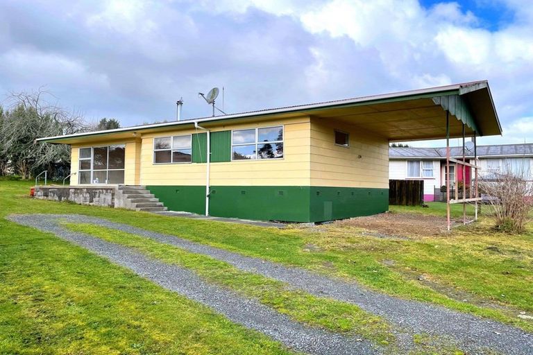 Photo of property in 15 Thompson Street, Tokoroa, 3420