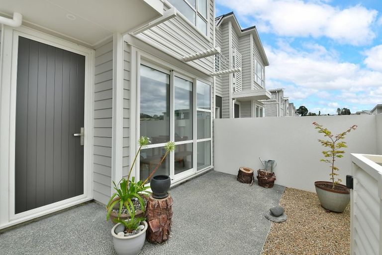 Photo of property in 17 Sanremo Lane, Stanmore Bay, Whangaparaoa, 0932