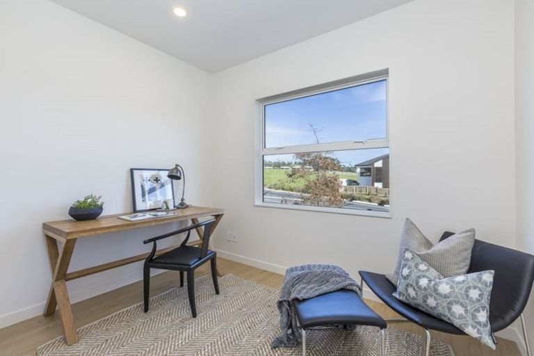 Photo of property in 47 Windlass Street, Long Bay, Auckland, 0630
