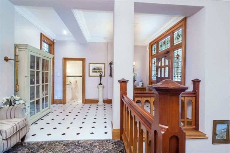 Photo of property in 85 Dyers Pass Road, Cashmere, Christchurch, 8022