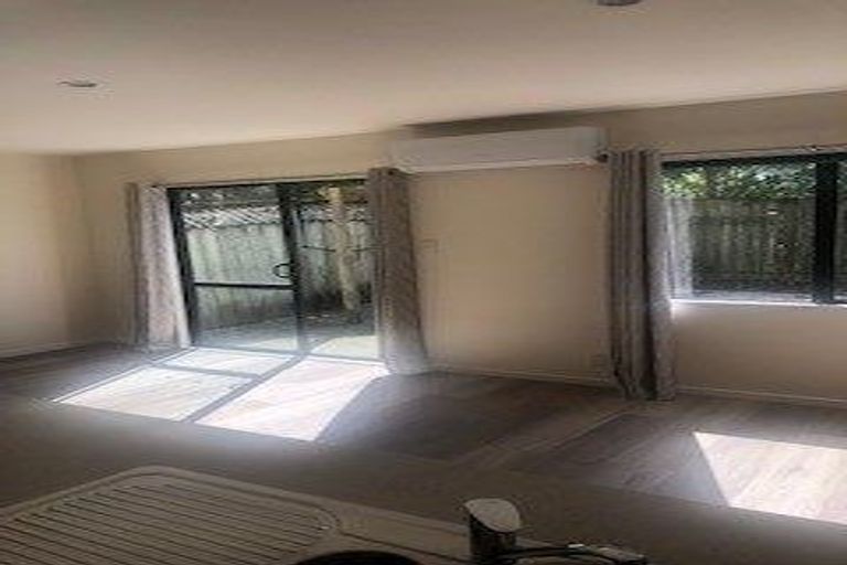 Photo of property in 5/3 Orwell Road, Greenhithe, Auckland, 0632