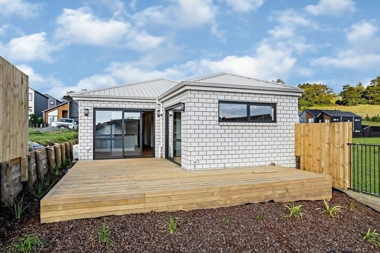 Photo of property in 6 Piringa Road, Pukekohe, 2120