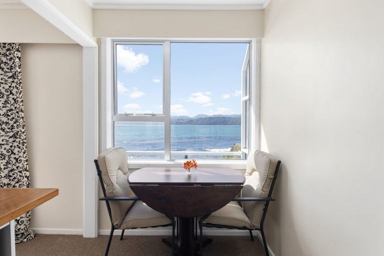 Photo of property in 271 Karaka Bay Road, Karaka Bays, Wellington, 6022