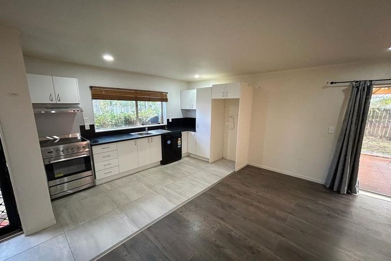 Photo of property in 17 Kora Avenue, Ranui, Auckland, 0612