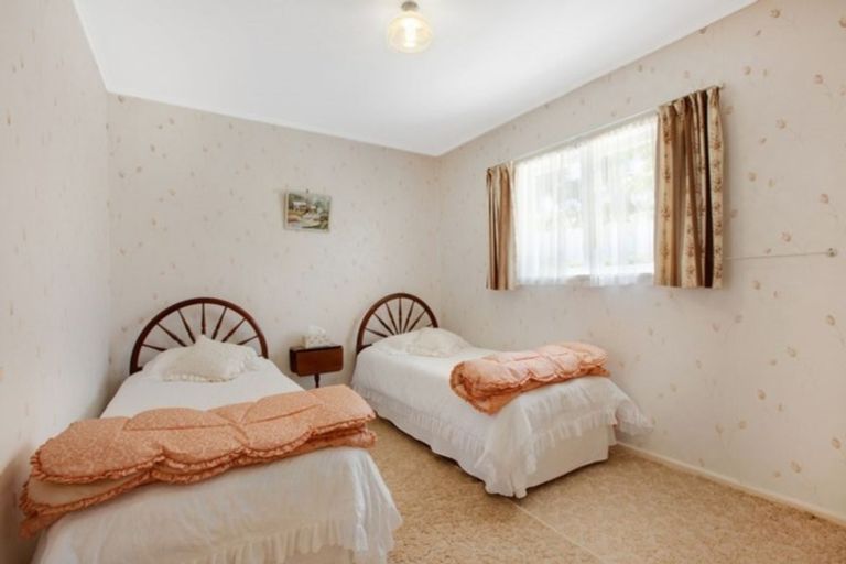 Photo of property in 24 Seaview Road, Cable Bay, 0420