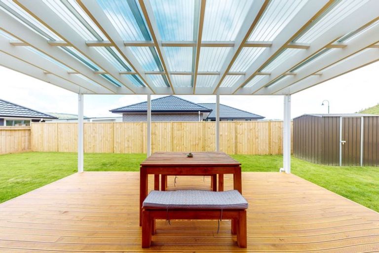 Photo of property in 23 Queen Charlotte Drive, Aotea, Porirua, 5024