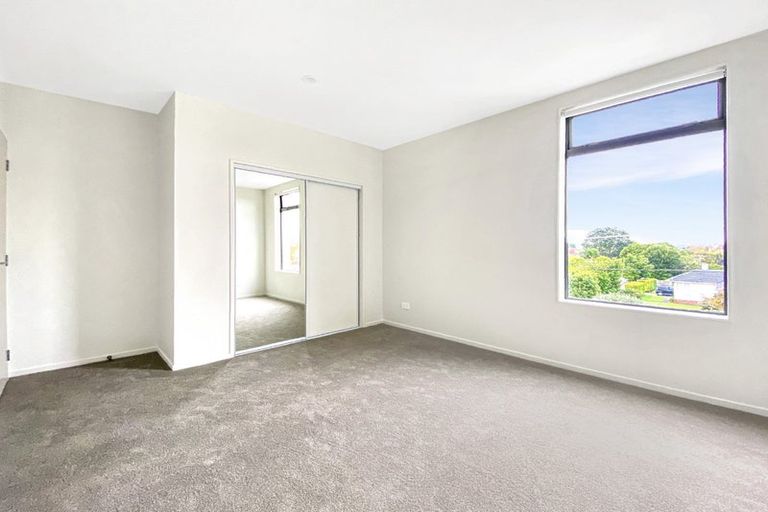 Photo of property in 588d Te Atatu Road, Te Atatu Peninsula, Auckland, 0610