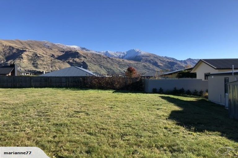 Photo of property in 4 Alpha Close, Wanaka, 9305