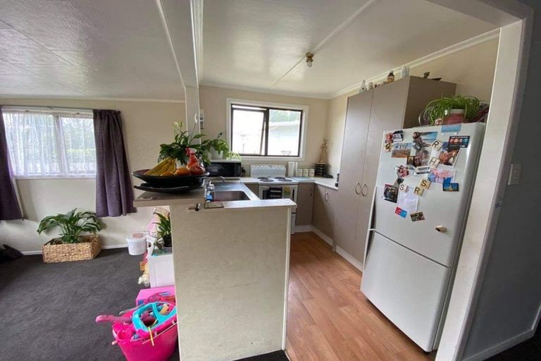 Photo of property in 10 Cornwall Street, Eltham, 4322