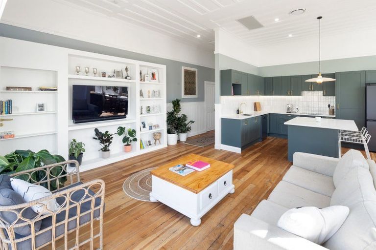 Photo of property in 114 Victoria Street, Cambridge, 3434