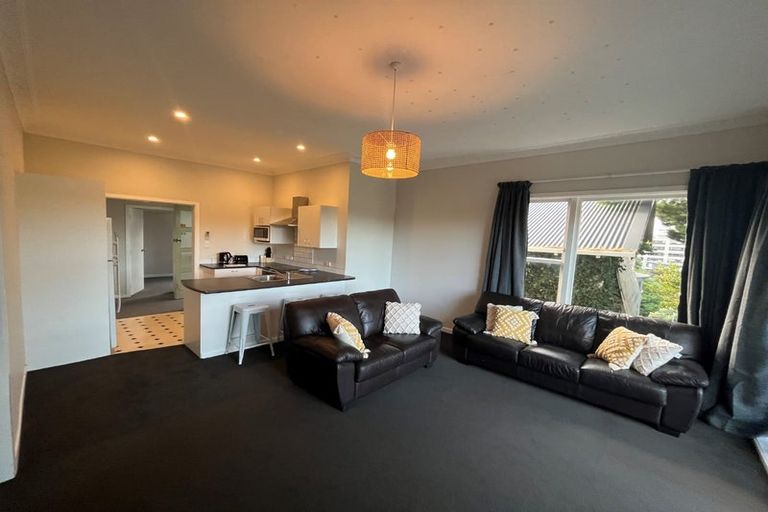 Photo of property in 62 Kelburn Parade, Kelburn, Wellington, 6012