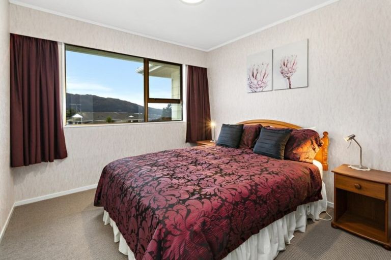 Photo of property in 51 Woodman Drive, Tawa, Wellington, 5028