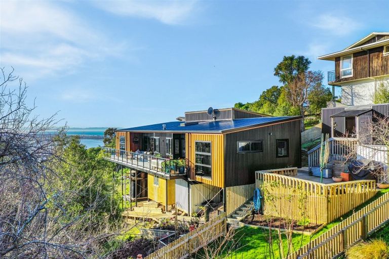 Photo of property in 15 Luxton Place, Mount Pleasant, Christchurch, 8081