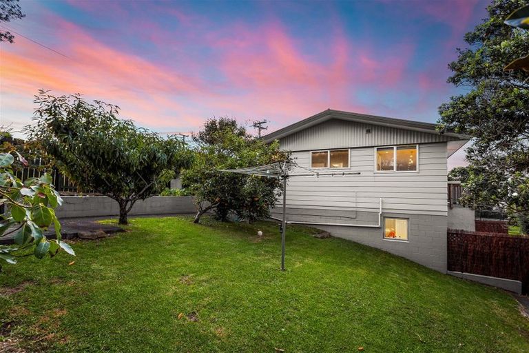 Photo of property in 84 Waitea Road, Muriwai, Waimauku, 0881